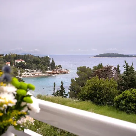 Feelhvar Along Bluelagoon Apartment *