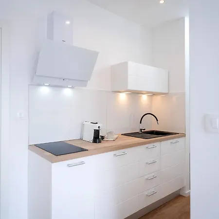 Feelhvar Along Bluelagoon *