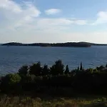 Feelhvar Along Bluelagoon