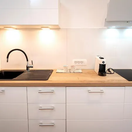 Feelhvar Along Bluelagoon *