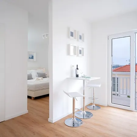 Feelhvar Along Bluelagoon *