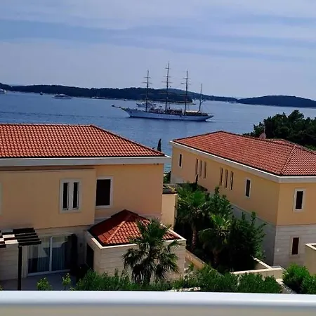 Feelhvar Along Bluelagoon Hvar Town